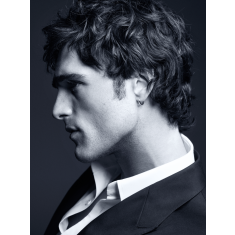 샤넬, 블루 드 샤넬 향수의 새로운 앰버서더 제이콥 엘로디 공개