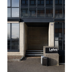 리모와, 스위스 가구 브랜드 ‘레니’와 협업한 한정판 홈 컬렉션 공개